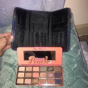 FREE gift! 🛍 + too faced sweet peach eyeshadow